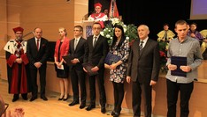 Uroczystość wręczenia Medali Primus Inter Pares w 2015 r. Laureaci Konkursu z Rektorem prof. Markiem Orkiszem, Prezesem Zarządu Fundacji p. Tadeuszem Gratkowskim oraz Przewodniczącym Rady Fundacji p. Romanem Krzystyniakiem, fot. M.Misiakiewicz